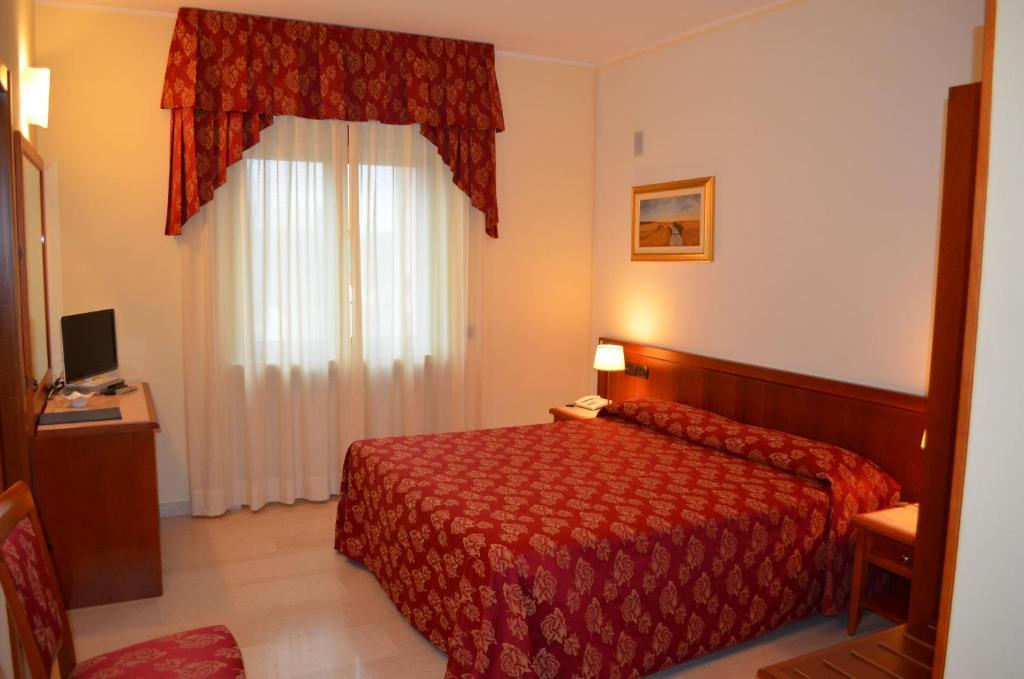 Hotel Olioso Peschiera del Garda Quarto foto