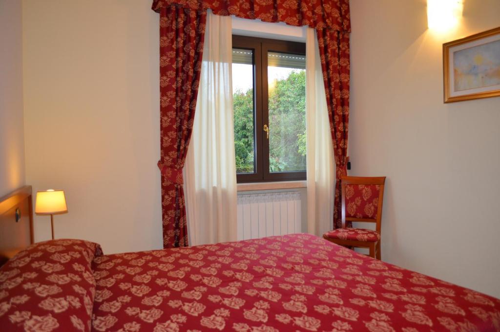 Hotel Olioso Peschiera del Garda Quarto foto